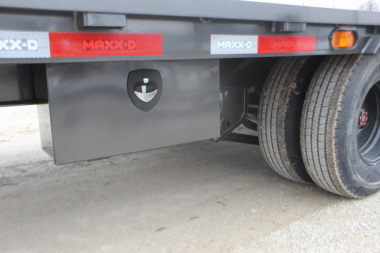 New 2025 MAXXD YDX 36' X 102" Gooseneck Hydraulic Dovetail