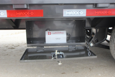 New 2025 MAXXD YDX 36' X 102" Gooseneck Hydraulic Dovetail