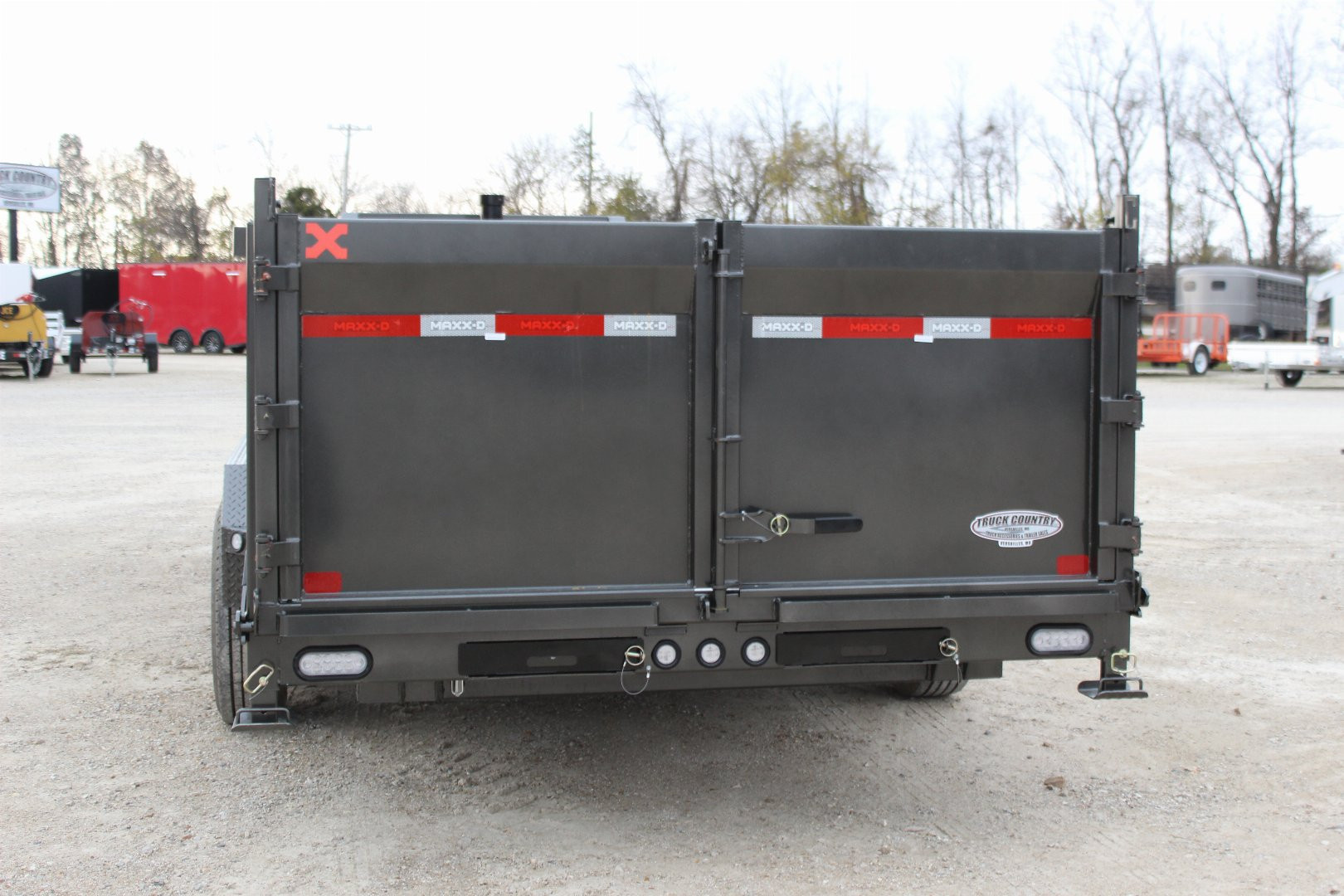 New 2025 MAXXD DSX 20' Gooseneck Dump Trailer