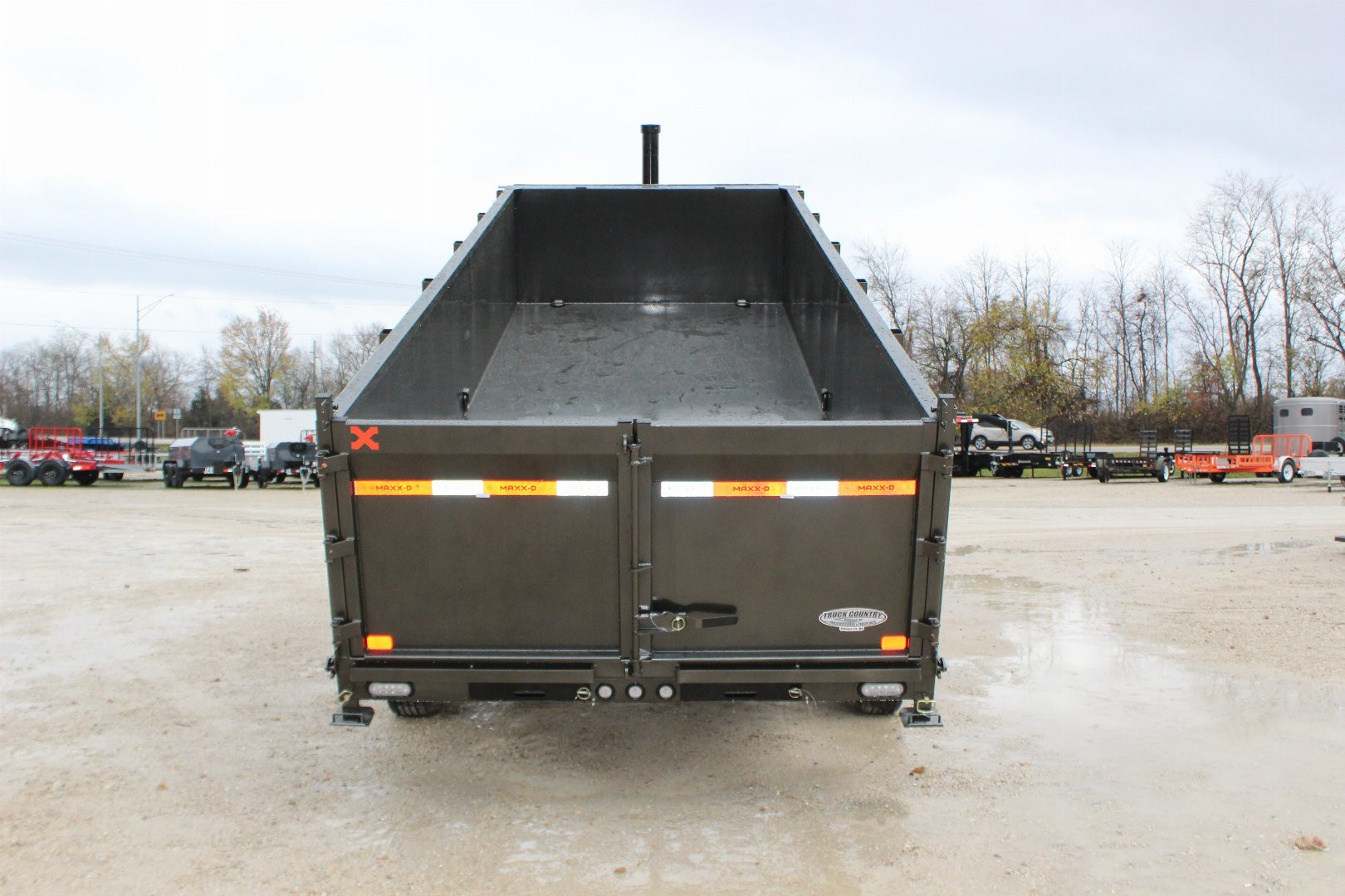 New 2025 MAXXD DSX 20' Gooseneck Dump Trailer