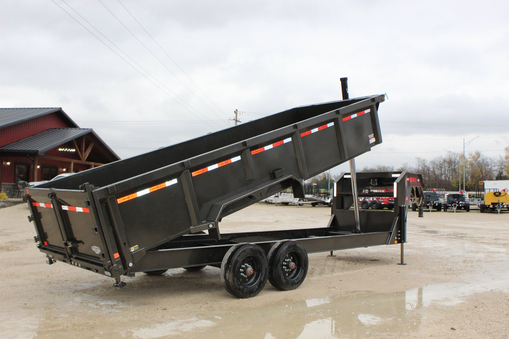 New 2025 MAXXD DSX 20' Gooseneck Dump Trailer