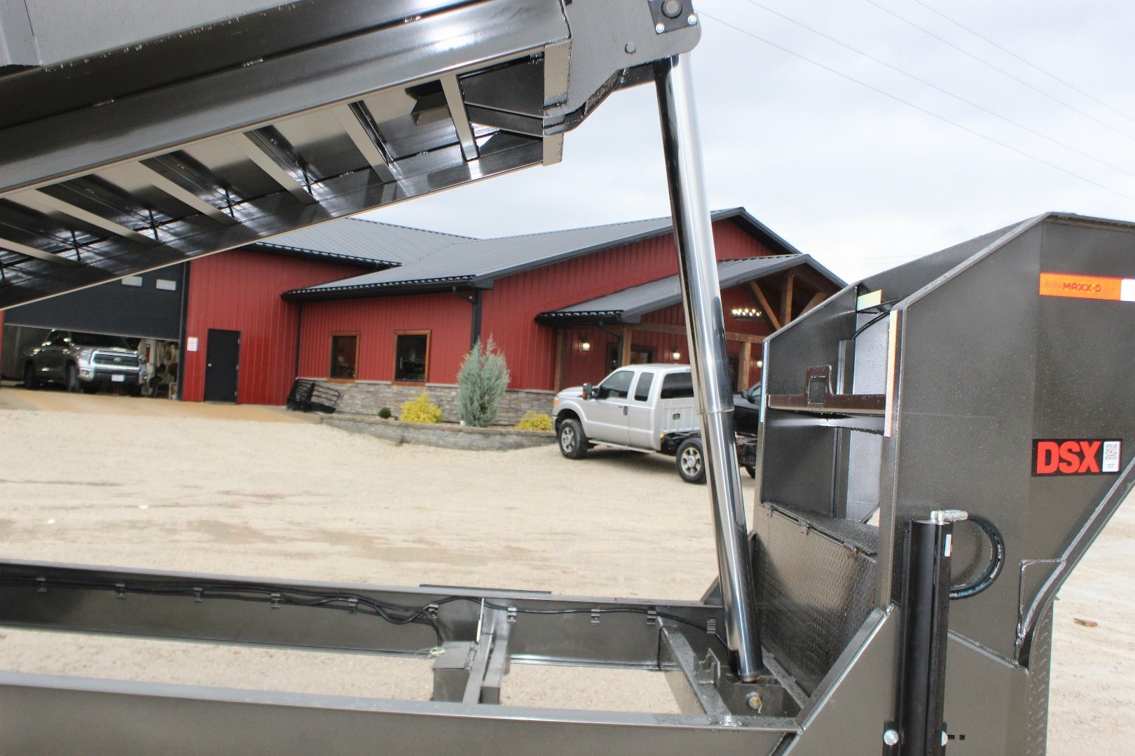 New 2025 MAXXD DSX 20' Gooseneck Dump Trailer