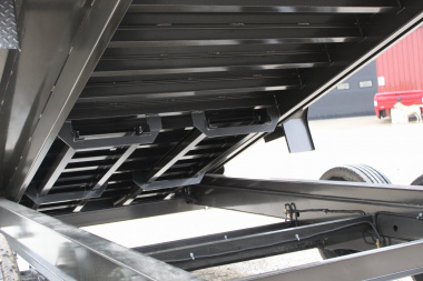 New 2025 MAXXD DSX 20' Gooseneck Dump Trailer