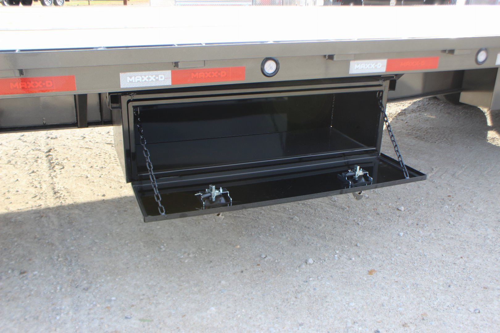 New 2025 MAXXD 34' Gooseneck Hydraulic Dovetail Trailer
