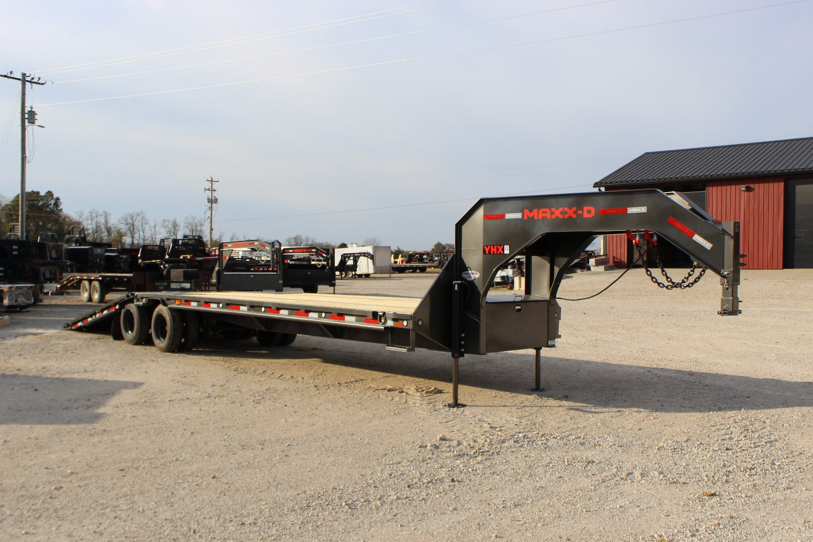 New 2025 MAXXD 34' Gooseneck Hydraulic Dovetail Trailer