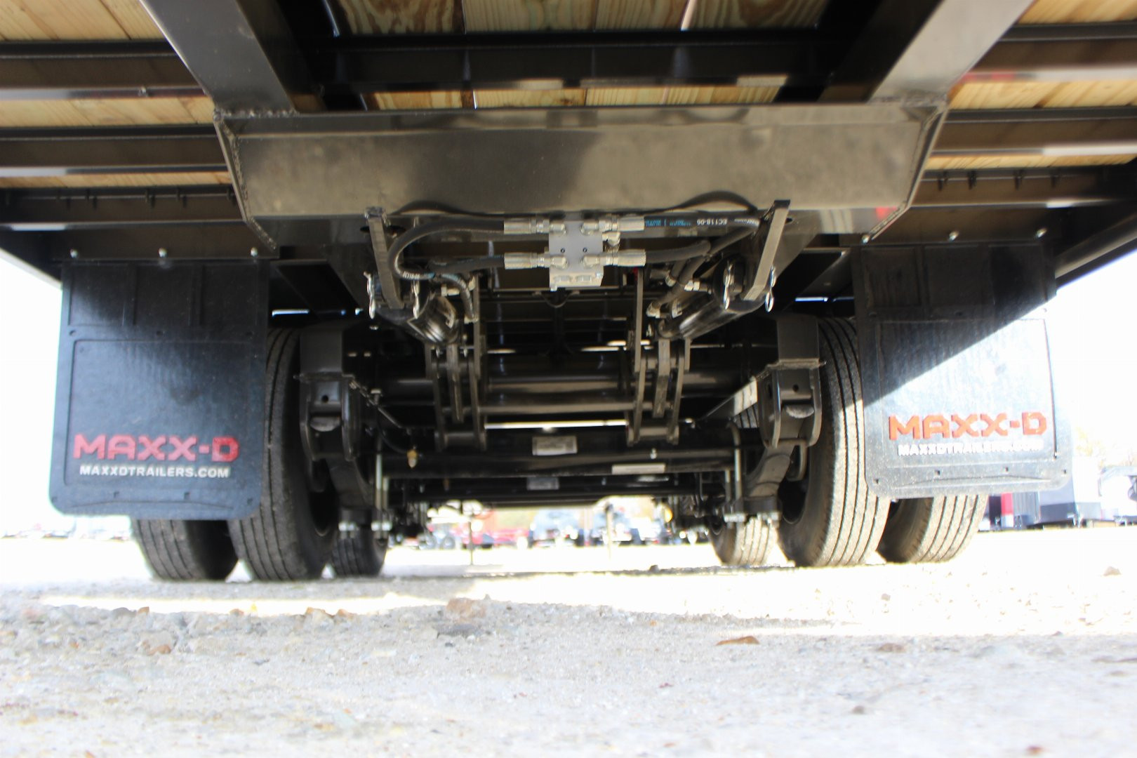 New 2025 MAXXD 34' Gooseneck Hydraulic Dovetail Trailer