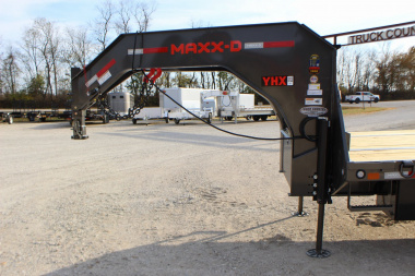 New 2025 MAXXD 34' Gooseneck Hydraulic Dovetail Trailer