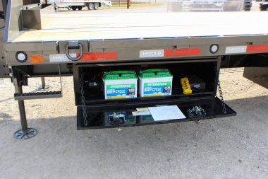 New 2025 MAXXD 34' Gooseneck Hydraulic Dovetail Trailer