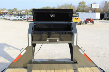 New 2025 MAXXD 34' Gooseneck Hydraulic Dovetail Trailer