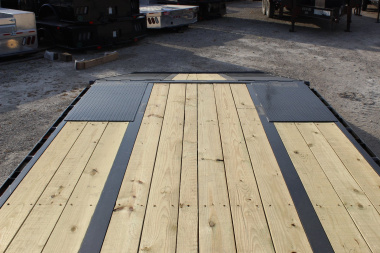 New 2025 MAXXD 34' Gooseneck Hydraulic Dovetail Trailer