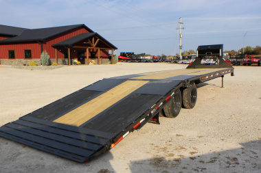 New 2025 MAXXD 34' Gooseneck Hydraulic Dovetail Trailer