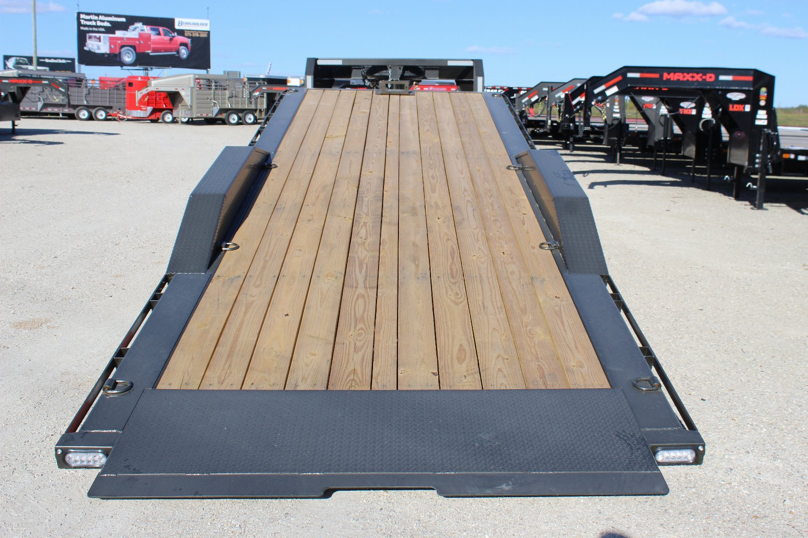 New 2025 MAXXD T8X 102"x24' gooseneck Equipment Tilt Trailer