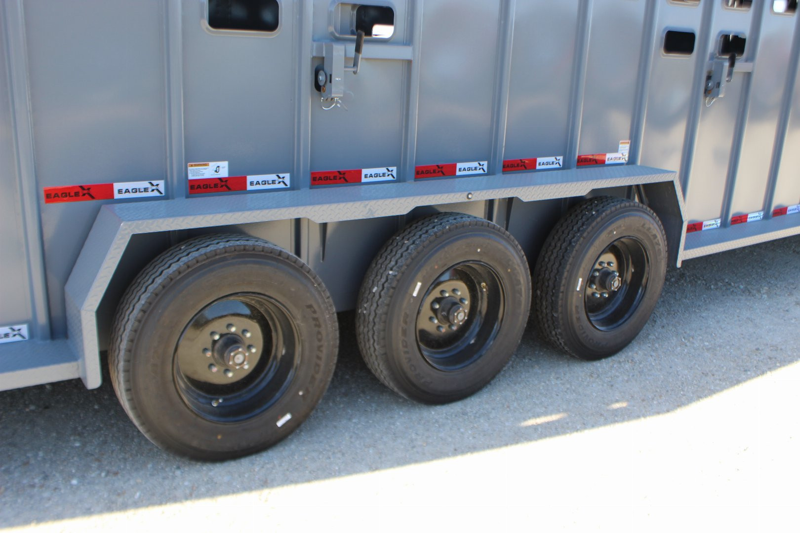 New 2025 Eagle X Trailer 6.8 x 32 gooseneck LivestockTrailer