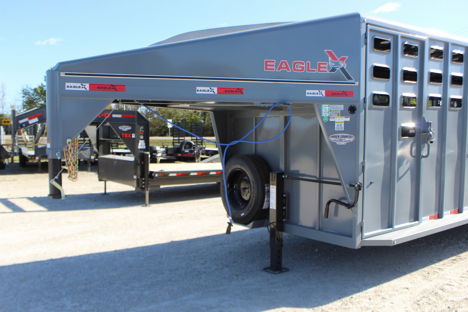 New 2025 Eagle X Trailer 6.8 x 32 gooseneck LivestockTrailer