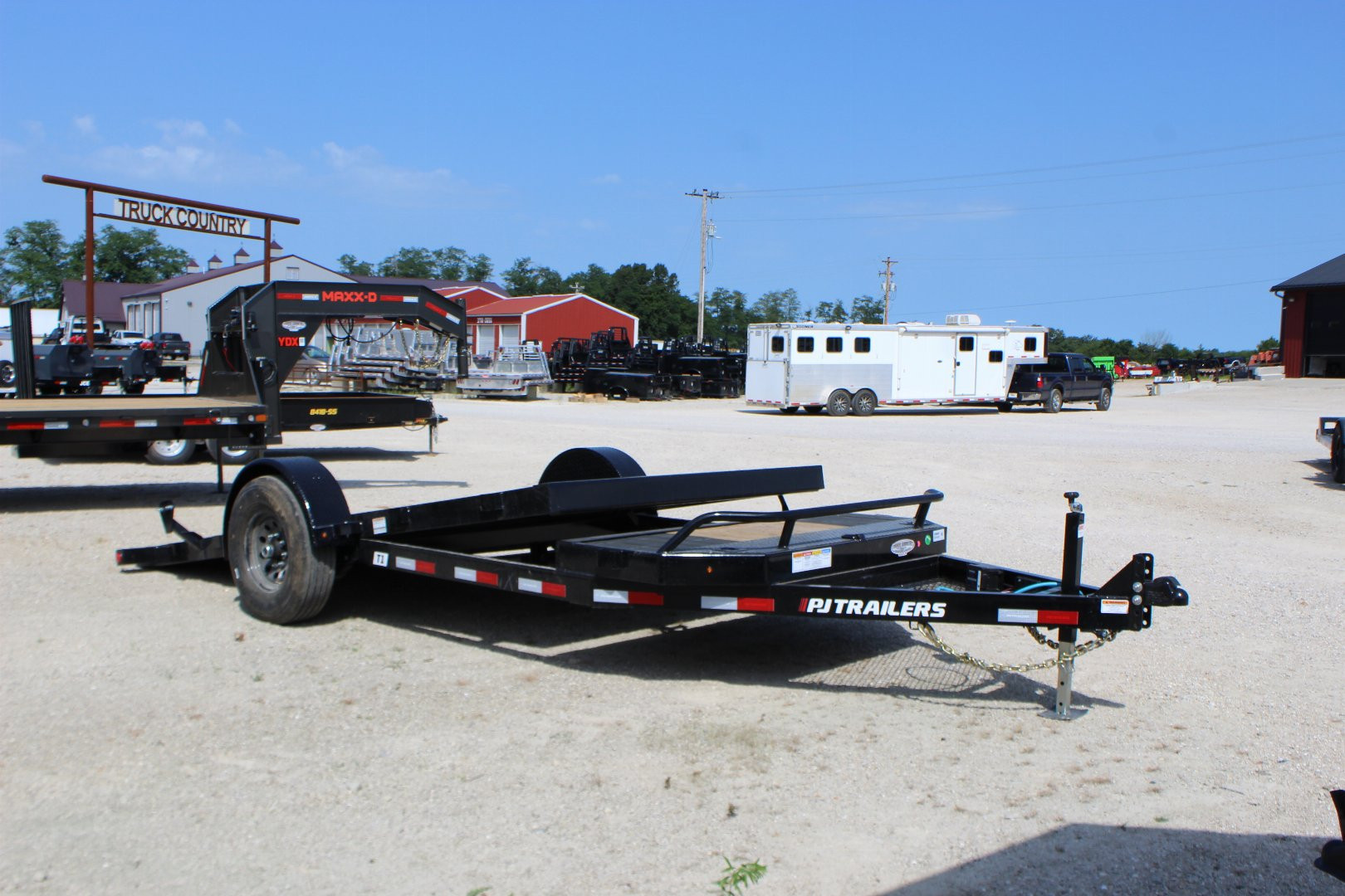 New 2024 PJ TRAILERS 81" x 16' T1 Equipment Trailer