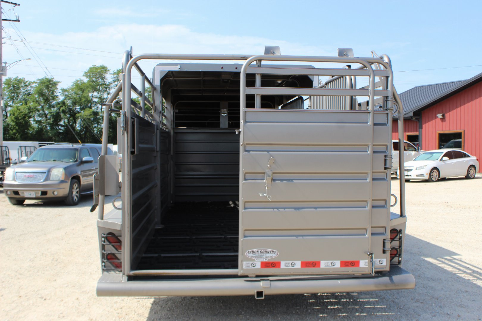 New 2024 GR Trailers 6.8x20 gooseneck half-top Stock Trailer