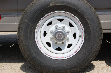 New 2024 GR Trailers 6.8x20 gooseneck half-top Stock Trailer