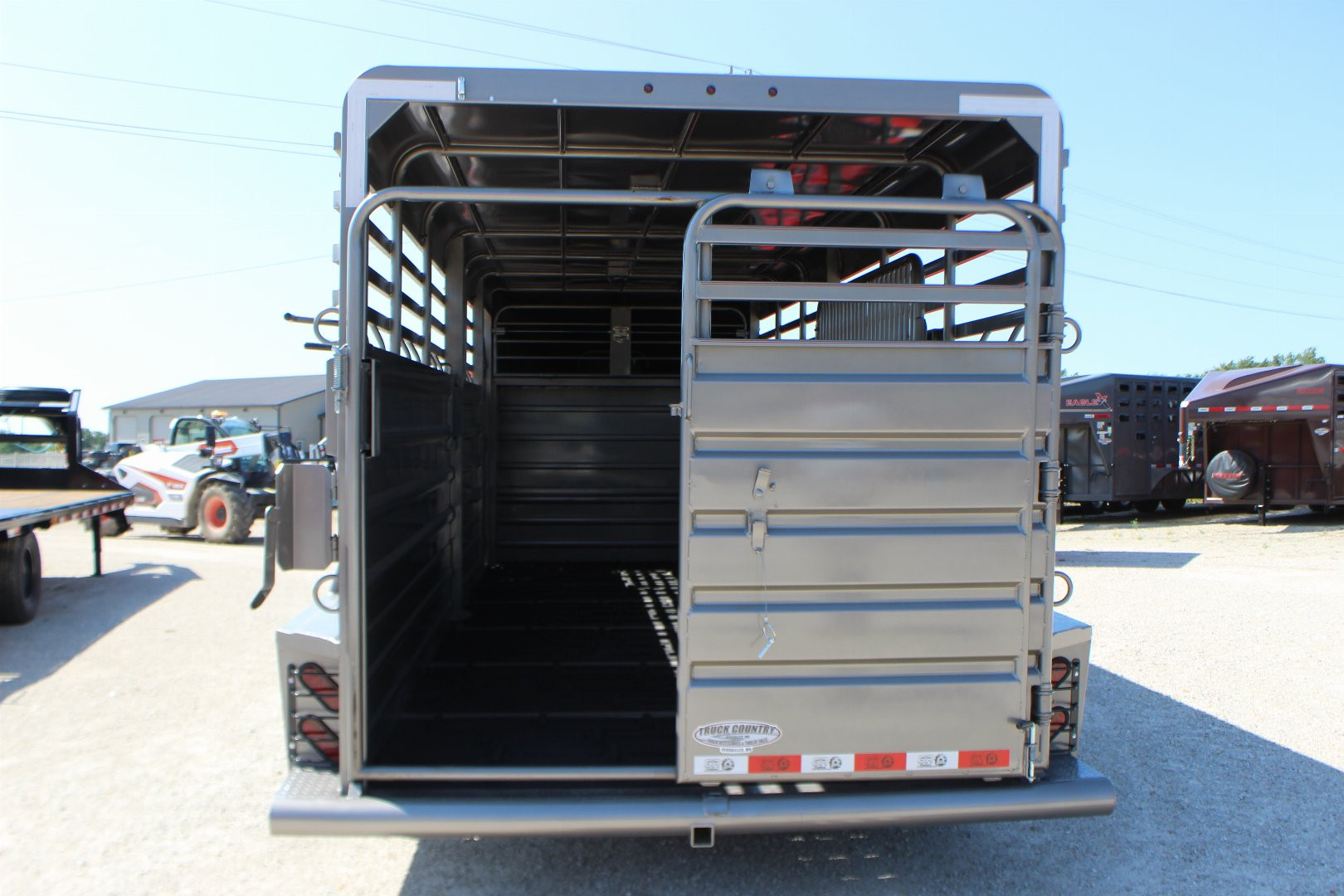 New 2024 GR TRAILERS 6.8' x 20' Gooseneck Livestock
