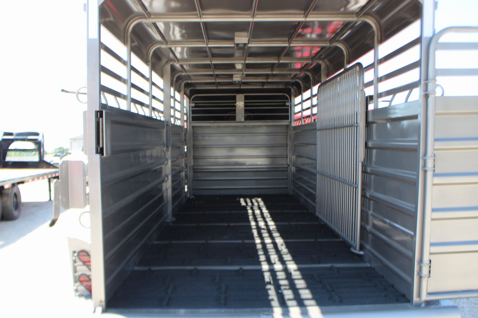 New 2024 GR TRAILERS 6.8' x 20' Gooseneck Livestock