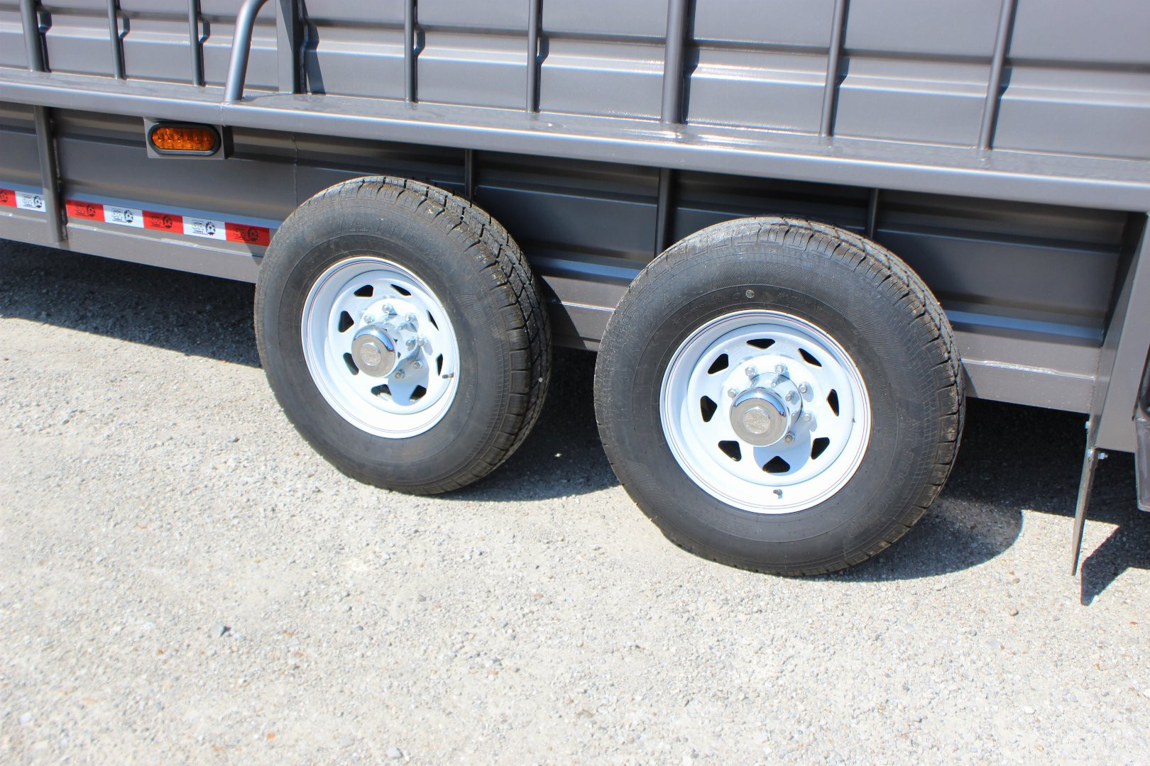 New 2024 GR TRAILERS 6.8' x 20' Gooseneck Livestock