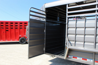 New 2024 GR TRAILERS 6.8' x 20' Gooseneck Livestock