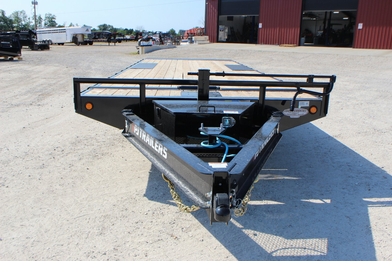 New 2025 PJ TRAILERS 96" x 22' T8 Deckover Trailer