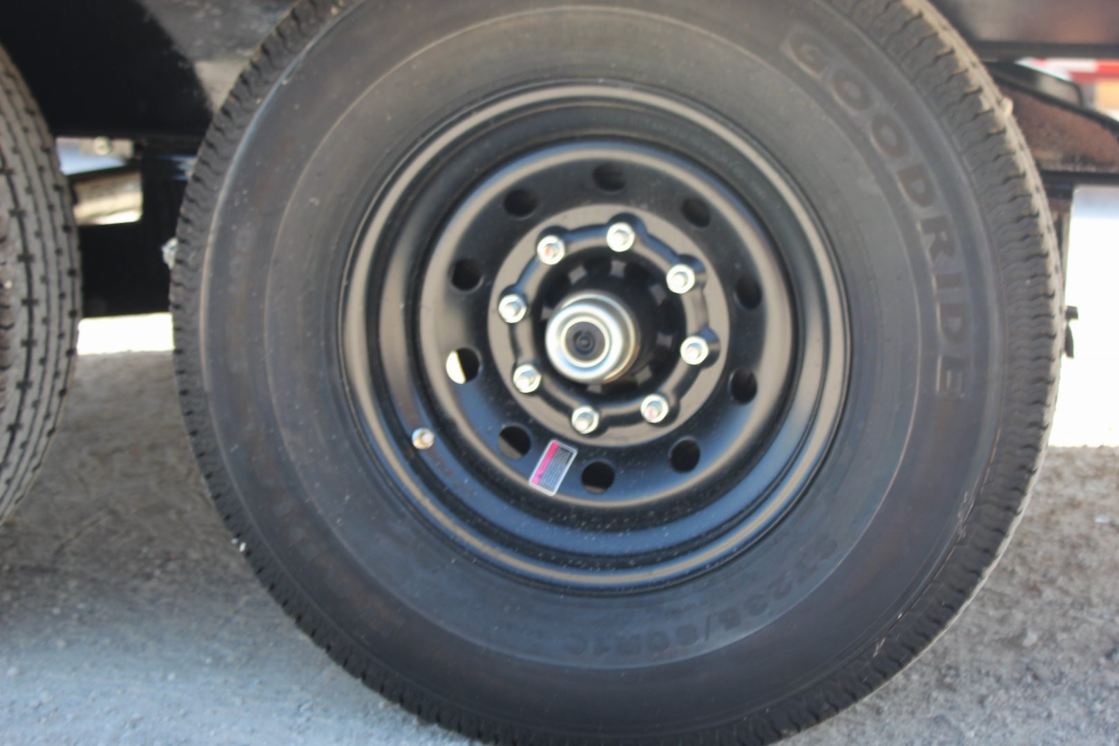 New 2025 PJ TRAILERS 96" x 22' T8 Deckover Trailer