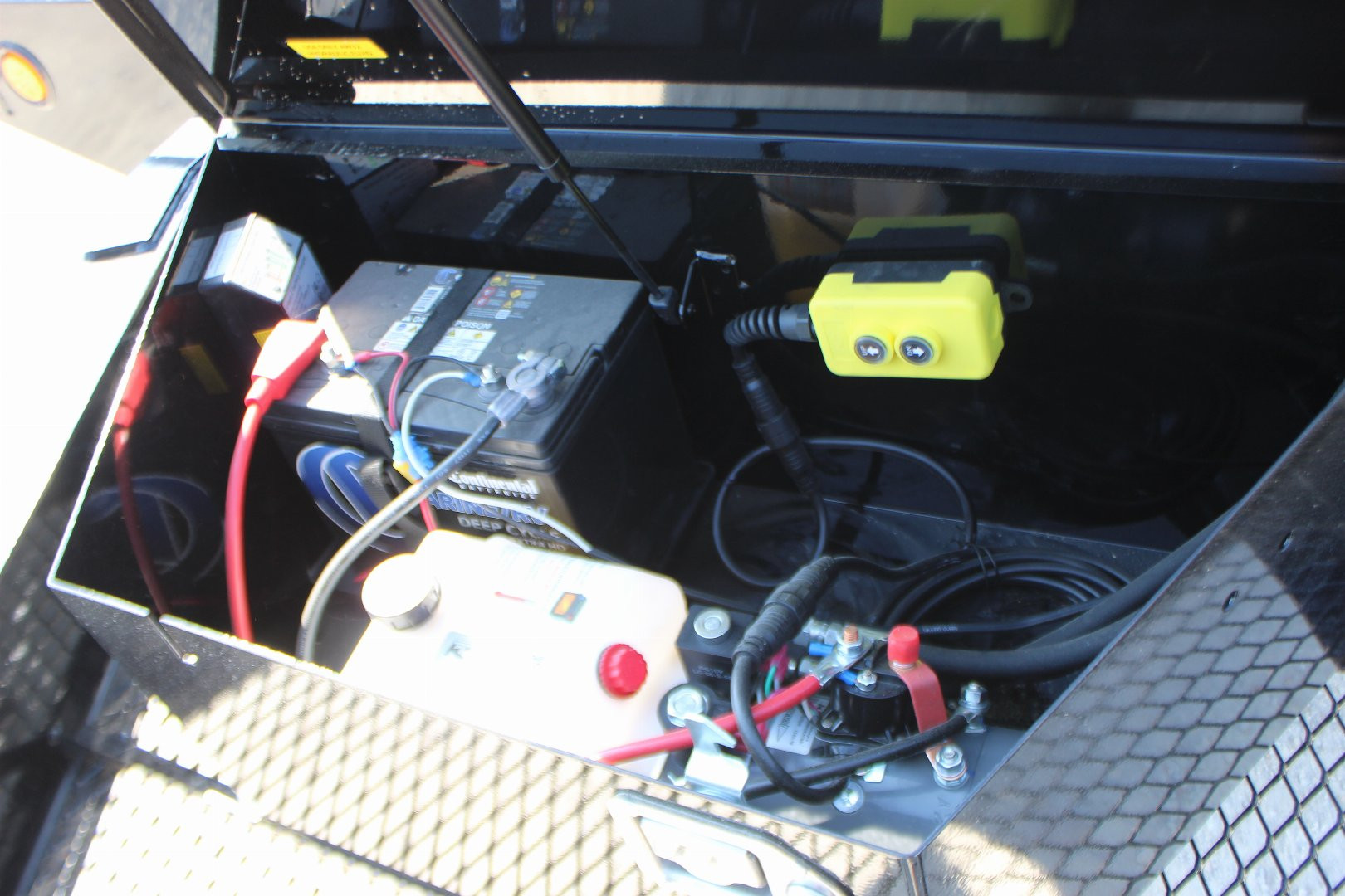 New 2025 PJ TRAILERS 96" x 22' T8 Deckover Trailer