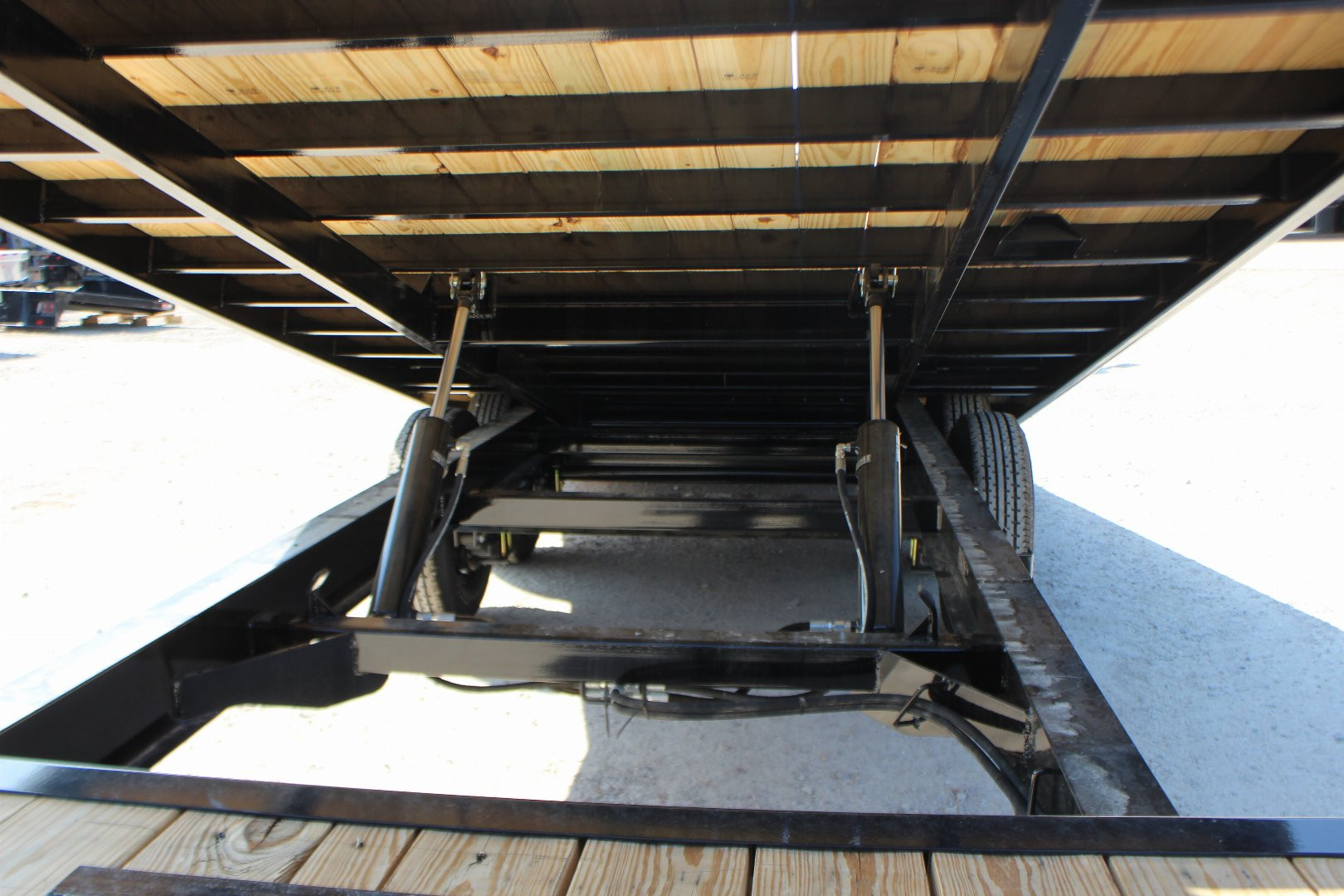 New 2025 PJ TRAILERS 96" x 22' T8 Deckover Trailer