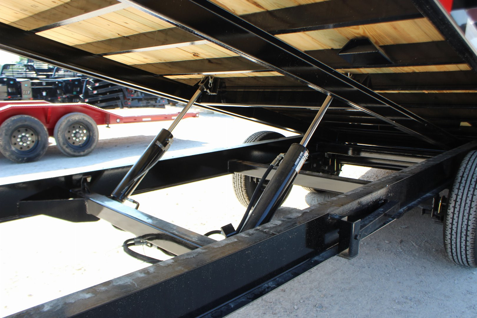 New 2025 PJ TRAILERS 96" x 22' T8 Deckover Trailer