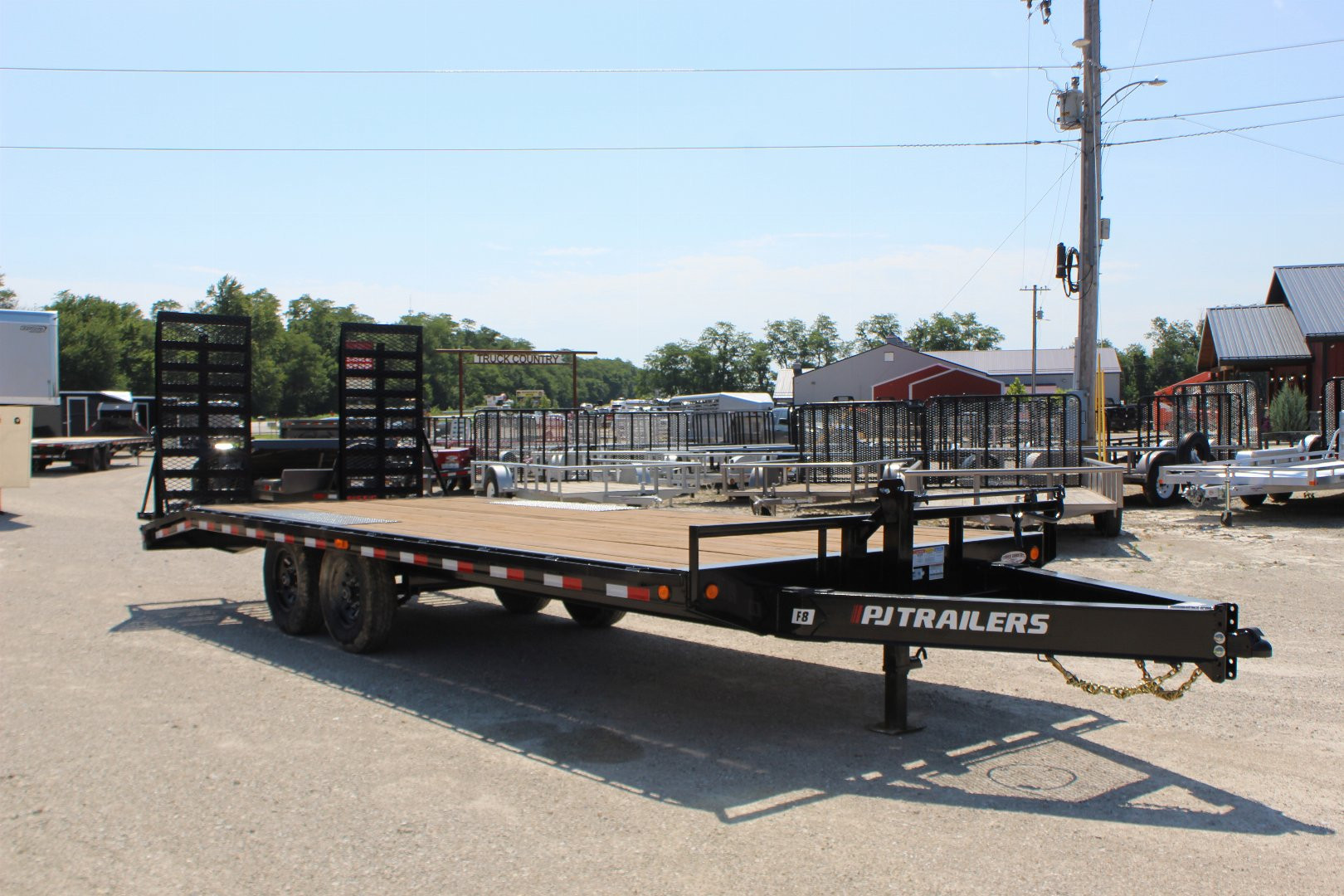 New 2025 PJ Trailers F8 22' BP deckover
