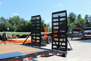 New 2025 PJ Trailers F8 22' BP deckover