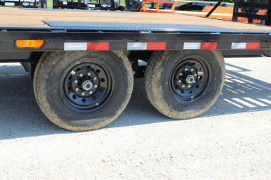 New 2025 PJ Trailers F8 22' BP deckover