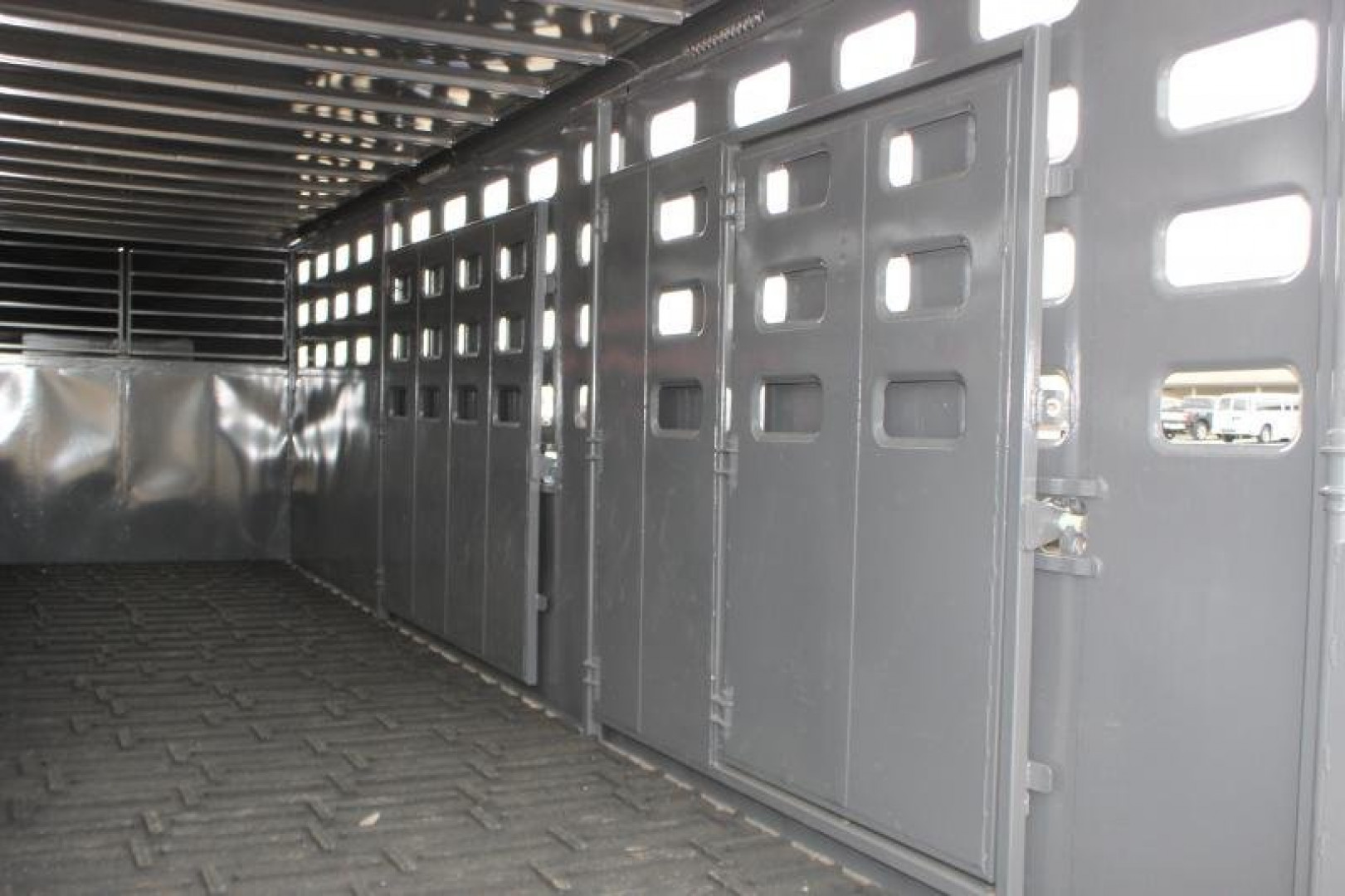 New 2024 Eagle-X 24' Livestock Trailer