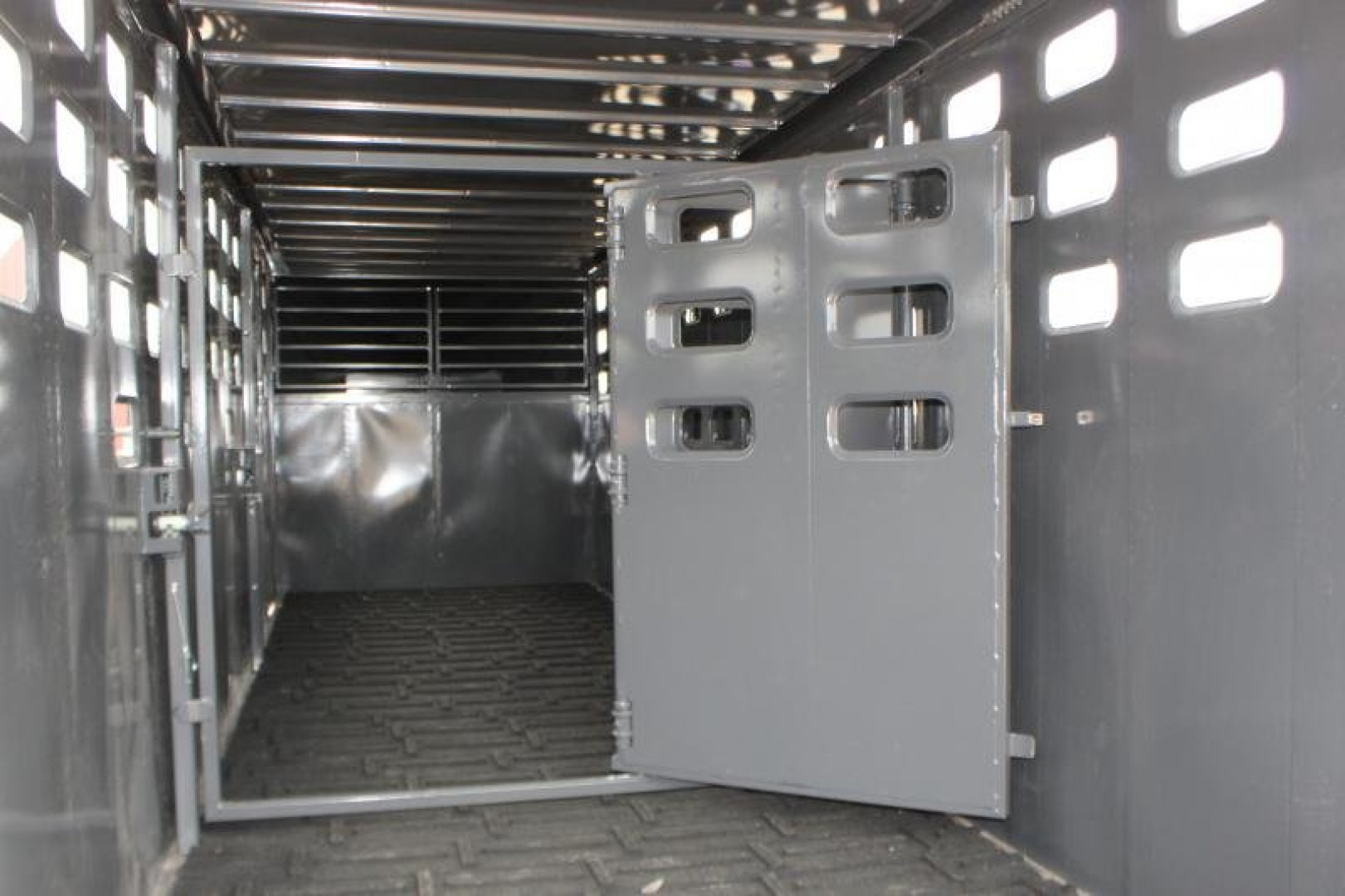New 2024 Eagle-X 24' Livestock Trailer