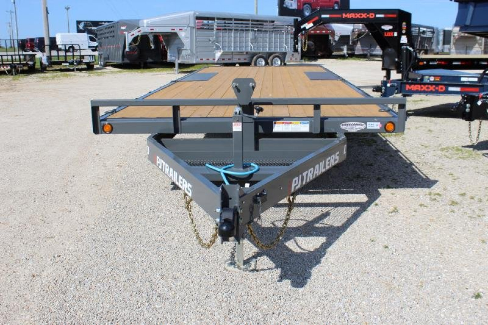 New 2024 PJ Trailers 101" x 22' Medium Duty Deckover 6 in. Channel (L6) Flatbed Trailer