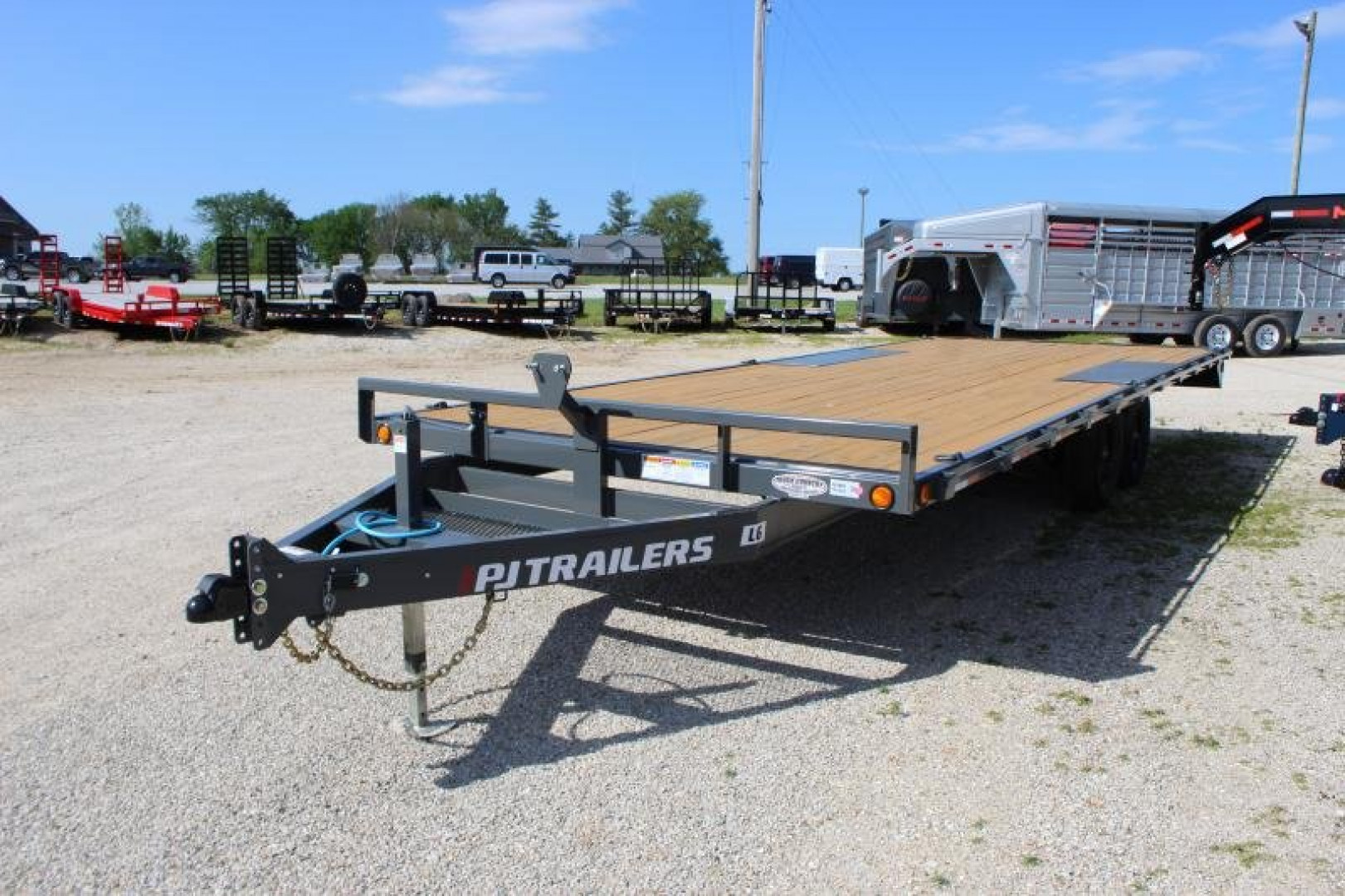 New 2024 PJ Trailers 101" x 22' Medium Duty Deckover 6 in. Channel (L6) Flatbed Trailer