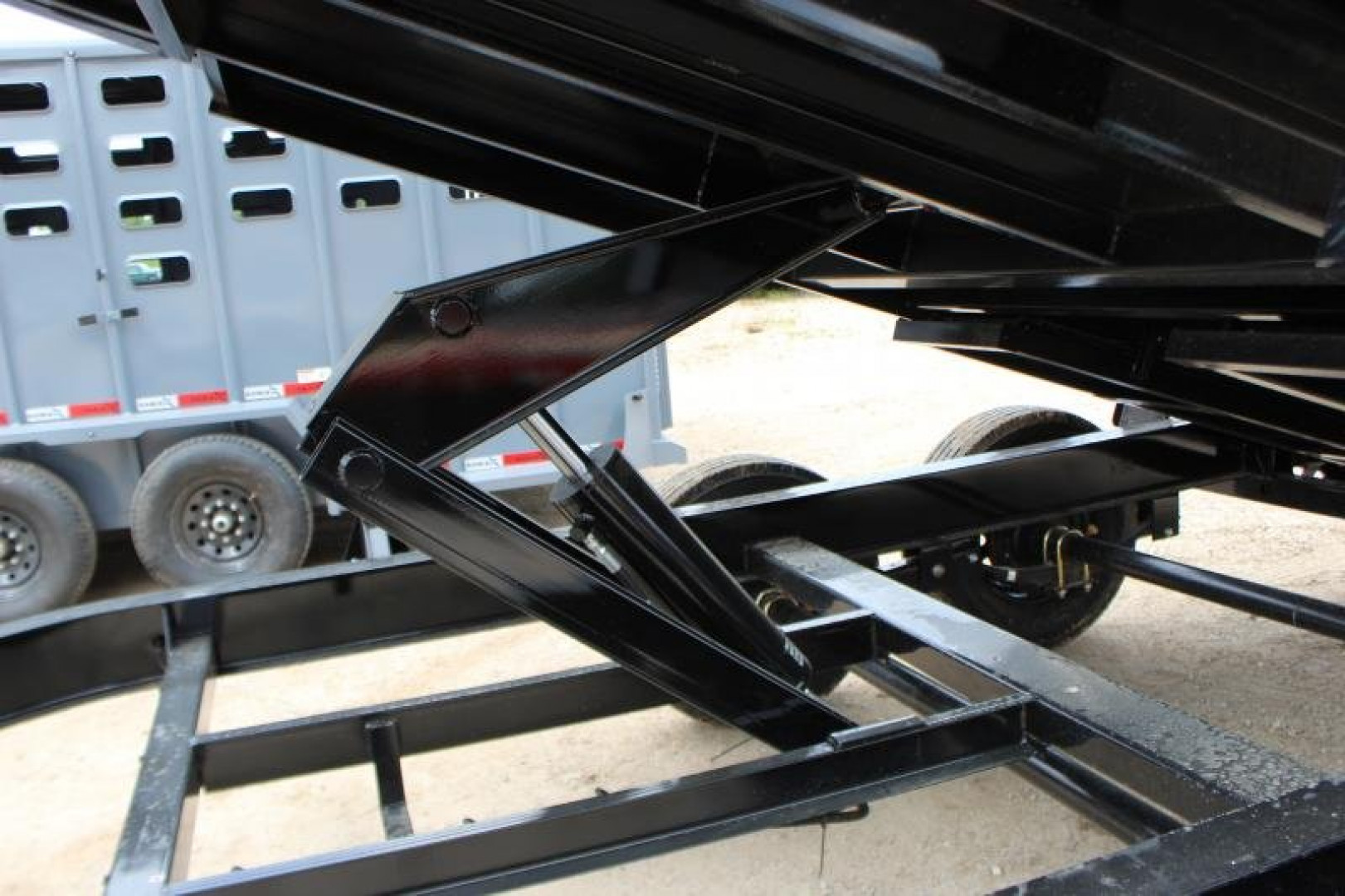 New 2025 PJ Trailers DV 14'  Dump Trailer