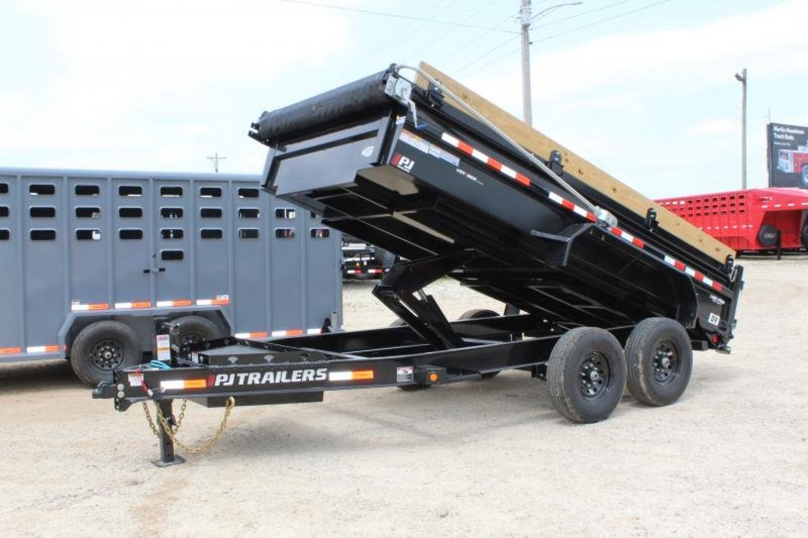 New 2025 PJ Trailers DV 14'  Dump Trailer