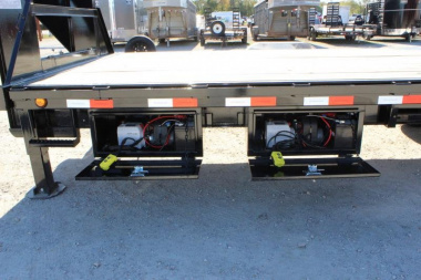 New 2024 PJ Trailers 102" x 24' T9 Deckover Trailer