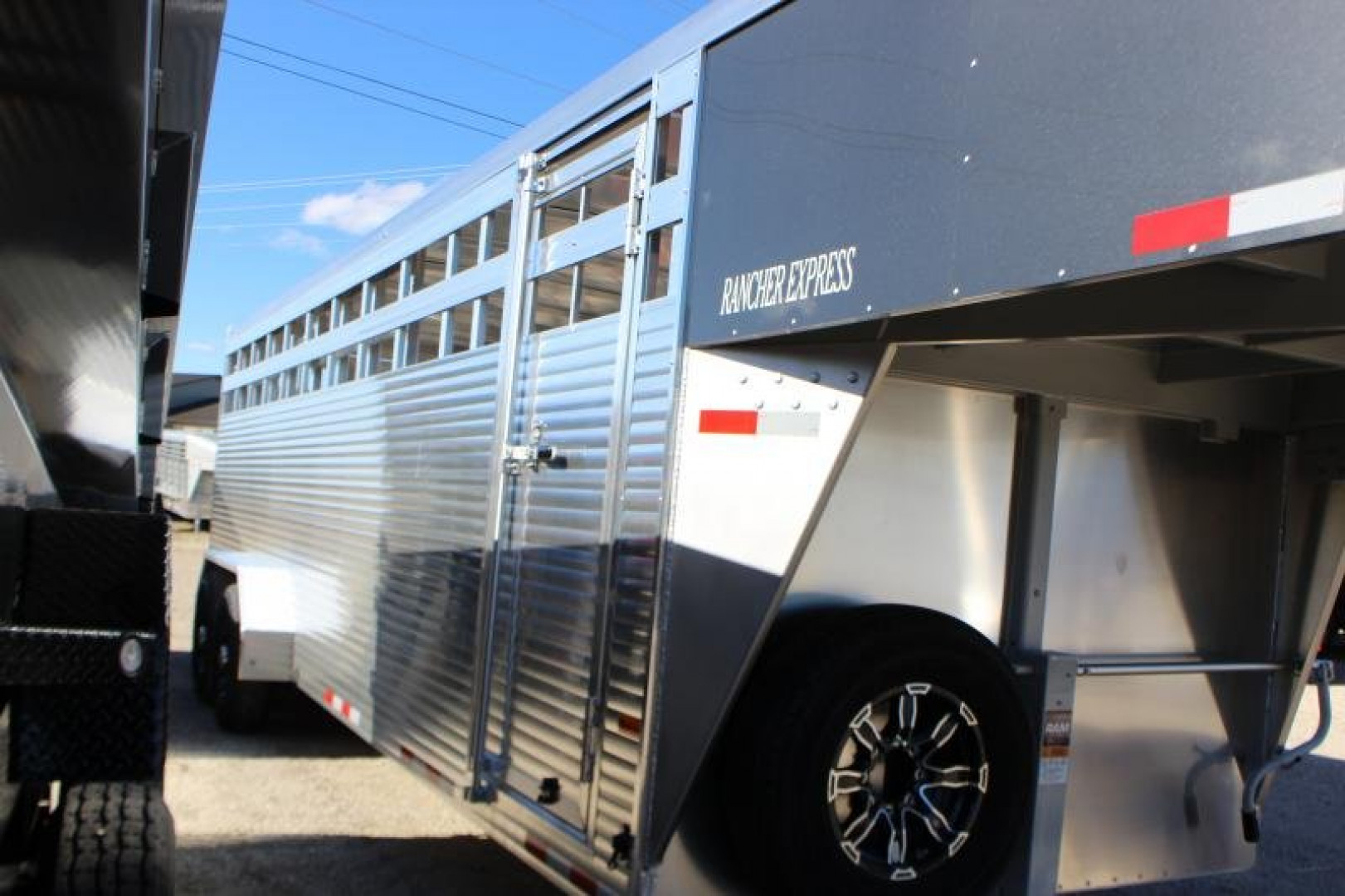 New 2024 Sundowner 24' Rancher Express Trailer