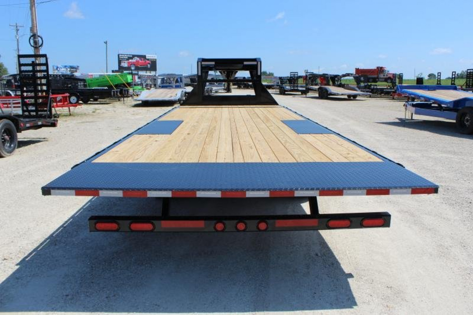 New 2024 PJ Trailers 102" x 24' Gooseneck Deckover Tilt (T8) Deckover Trailer