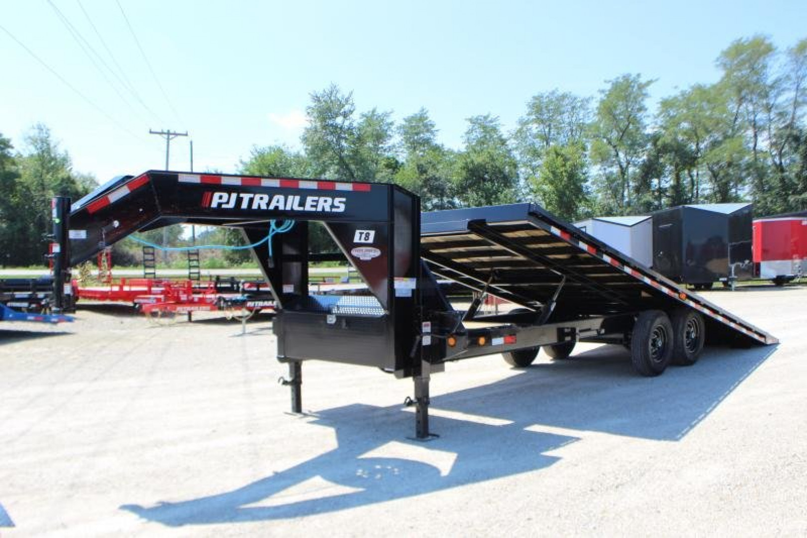 New 2024 PJ Trailers 102" x 24' Gooseneck Deckover Tilt (T8) Deckover Trailer