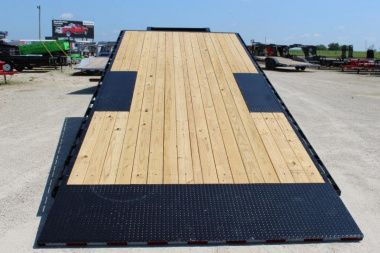 New 2024 PJ Trailers 102" x 24' Gooseneck Deckover Tilt (T8) Deckover Trailer