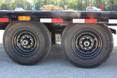 New 2024 PJ Trailers 102" x 24' Gooseneck Deckover Tilt (T8) Deckover Trailer