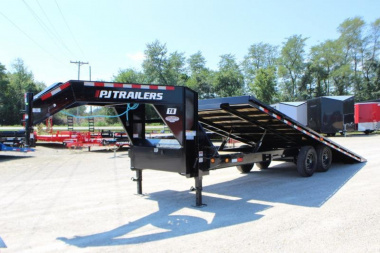 New 2024 PJ Trailers 102" x 24' Gooseneck Deckover Tilt (T8) Deckover Trailer