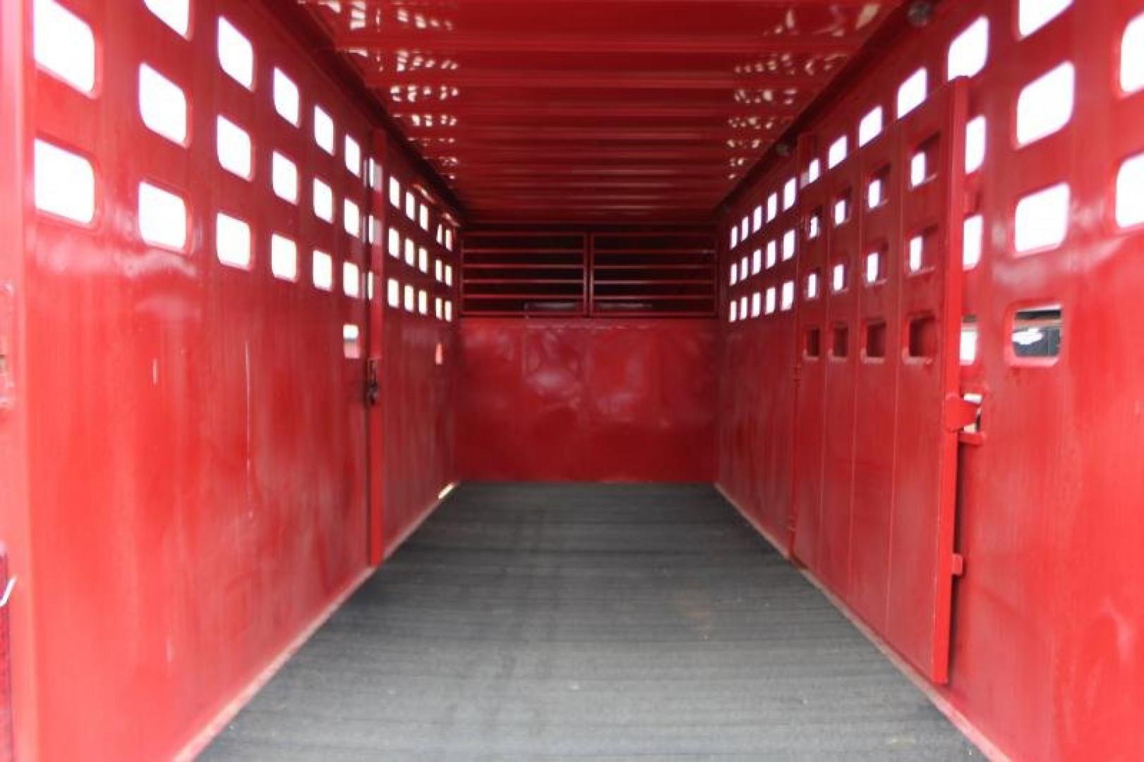 New 2023 Maxxim Industries 6.8x20 gooseneck  Stock / Stock Combo Trailer