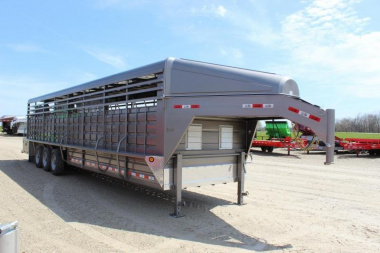 New 2022 GR Trailers 7' x 32' Gooseneck Tri Axle Stock Trailer ( STH7032W20LNR) Livestock Trailer