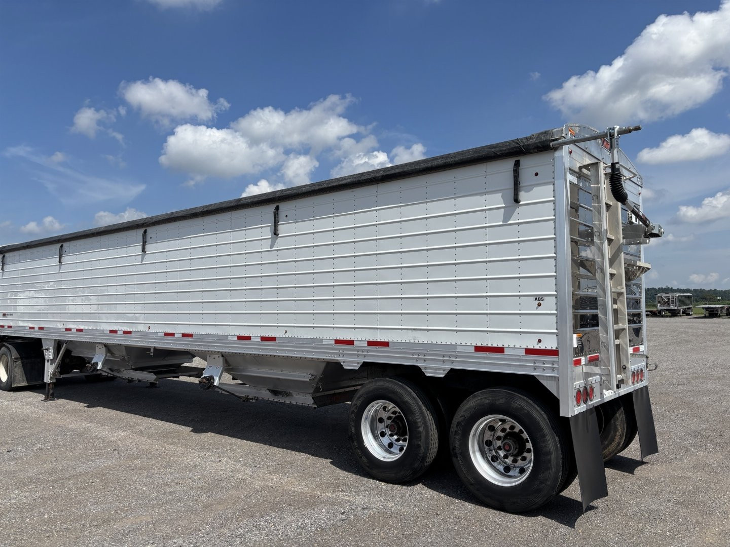 Used 2023 TIMPTE 42x96x78 Hi Flow Tubs Hopper Trailer - Electric Tarp