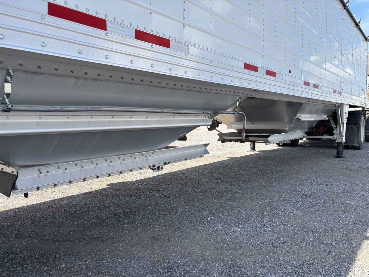 Used 2023 TIMPTE 42x96x78 Hi Flow Tubs Hopper Trailer - Electric Tarp